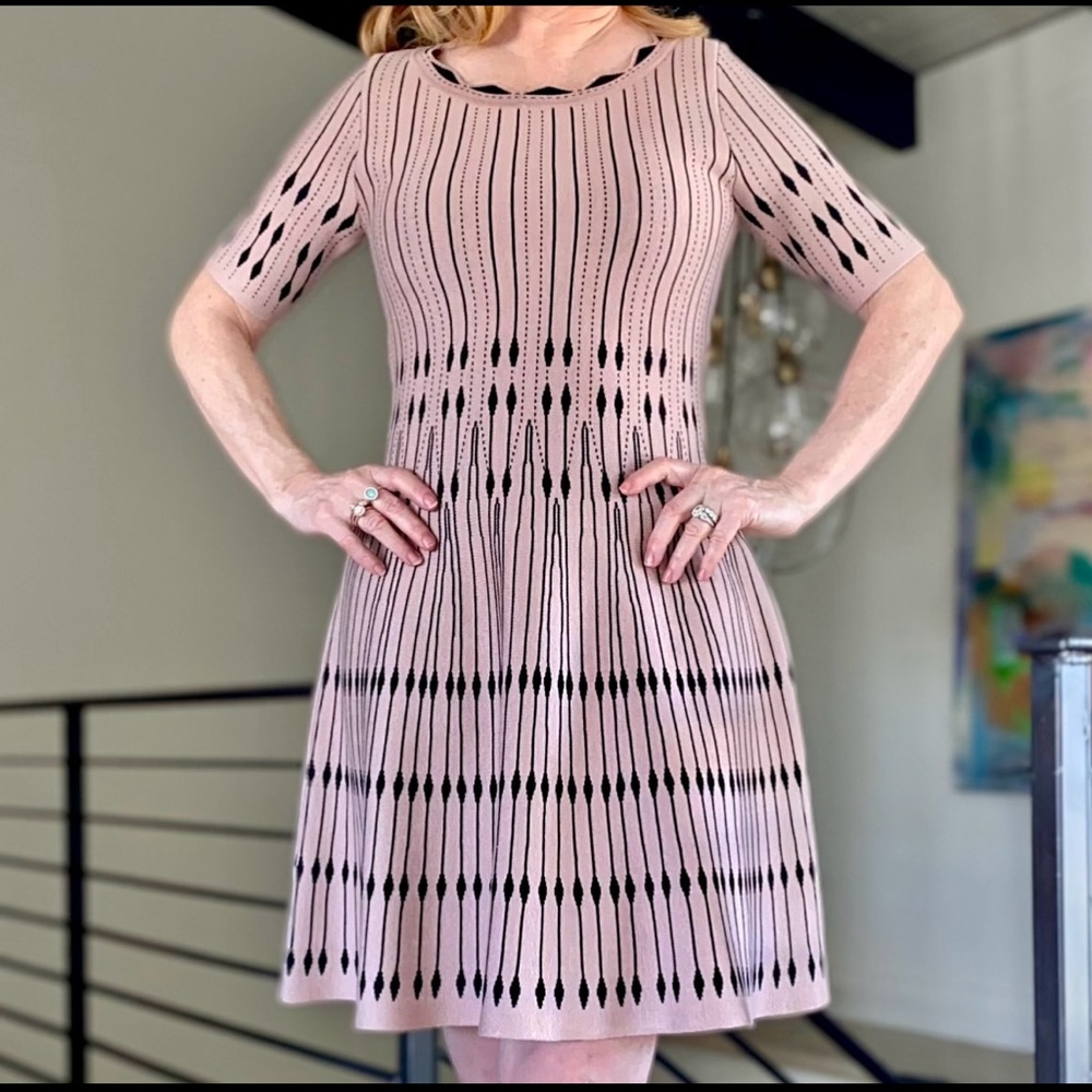 Luxury knit dress from Neiman Marcus. Like new condition. HUGE DISCOUNT - Picture 9 of 9